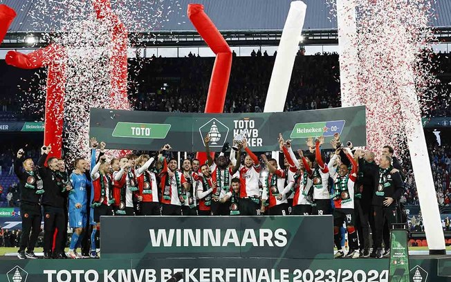 Feyenoord vence e é campeão da Copa da Holanda 