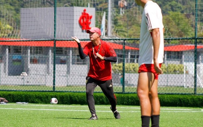 Raphael Bahia vem ganhando destaque  no comando das categorias de base do Flamengo