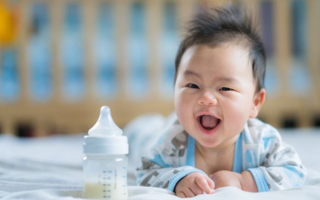 Veja como evitar refluxo gastroesofágico em bebês
