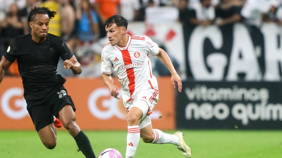 Corinthians e Internacional se enfrentam no Brasileirão Corinthians e Internacional se enfrentam no Brasileirão