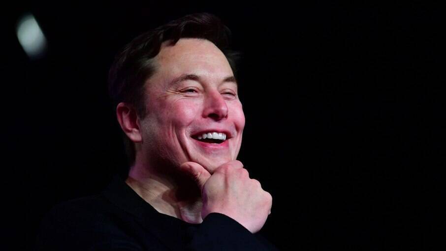 Musk vende R$ 6 bi em ações da Tesla para cumprir obrigações fiscais nos EUA