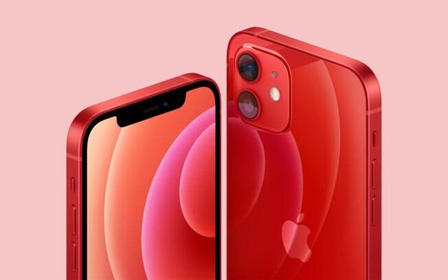 iPhone 12 vermelho de 256 GB tem 32% de desconto com cupom
