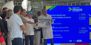 Ministro confirma Lula na Sapucaí e nega pré-campanha