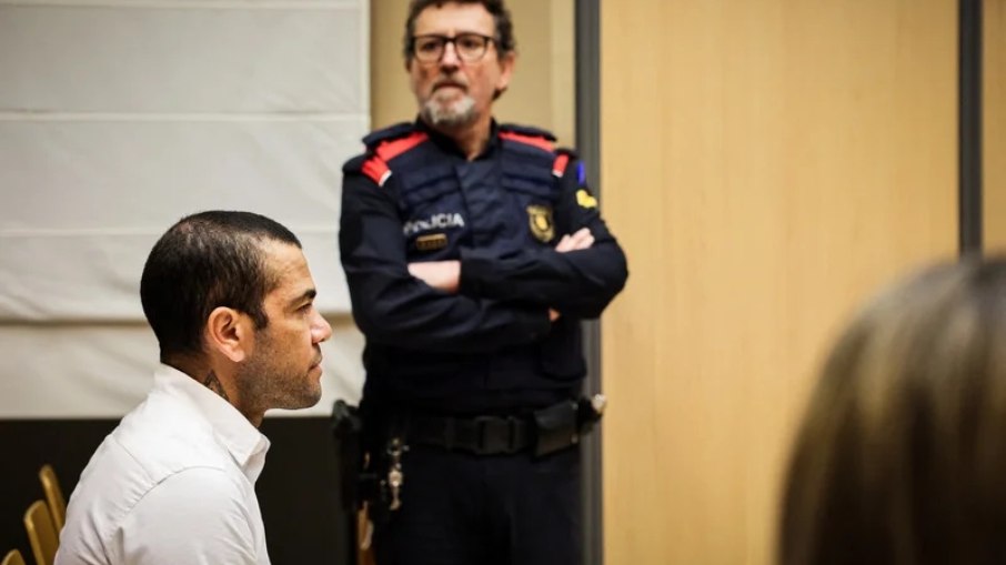 Daniel Alves no último dia de seu julgamento no Tribunal Provincial de Barcelona 