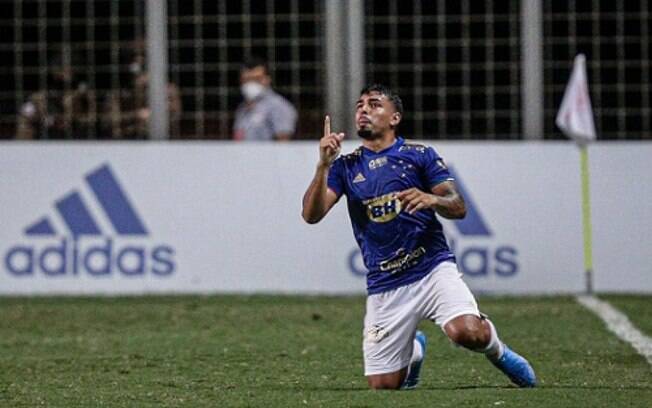 Matheus Bidu não treina, e Rafael Santos pode ser titular em jogo contra o Sampaio Corrêa