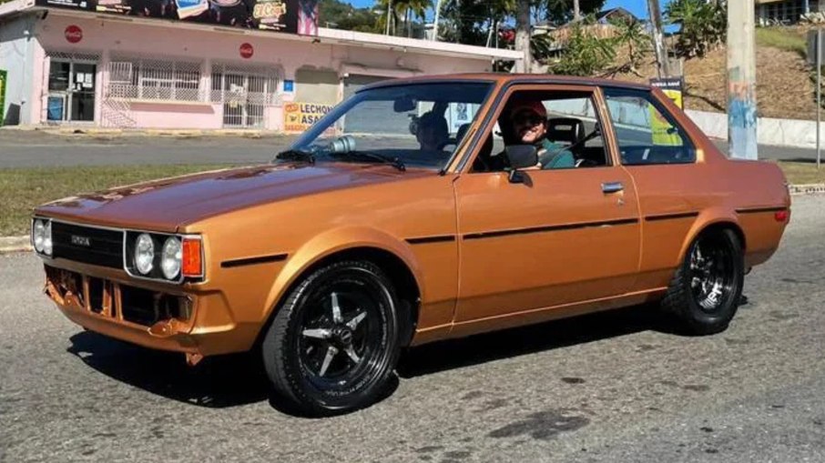 Toyota Corolla durante a quarta geração Toyota Corolla durante a quarta geração