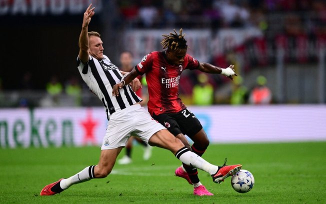 Milan massacra Newcastle, mas não sai do 0 a 0 em estreia na Champions