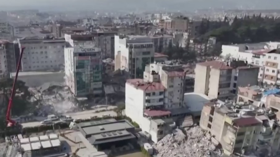 Destruição causada por terremoto na Turquia