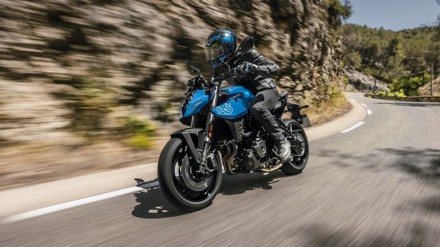 Suzuki GSX-8S 26/26 ganha novas cores no Brasil