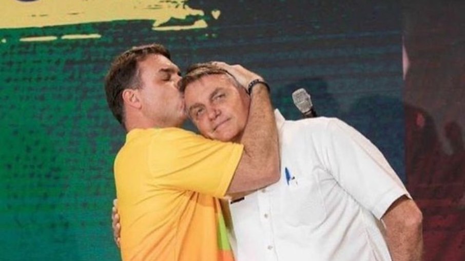 Flávio Bolsonaro é o filho mais velho do ex-presidente Jair Bolsonaro Flávio Bolsonaro é o filho mais velho do ex-presidente Jair Bolsonaro