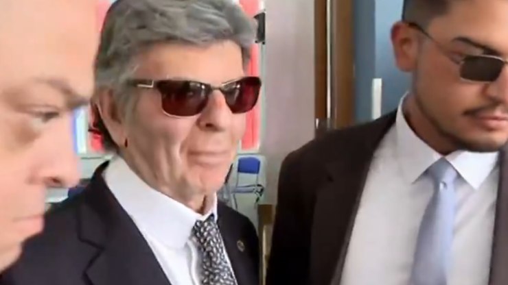 Luiz Fux vota no primeiro turno das eleições em Brasília