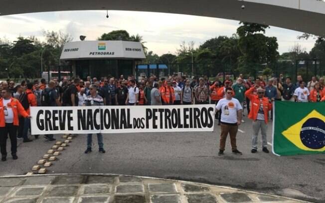 TST bloqueou contas de sindicatos e autorizou Petrobras a contratar por conta de greve