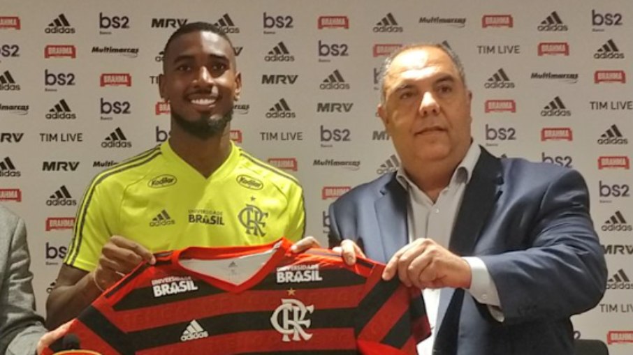 Gerson e Marcos Braz em apresentação no Flamengo