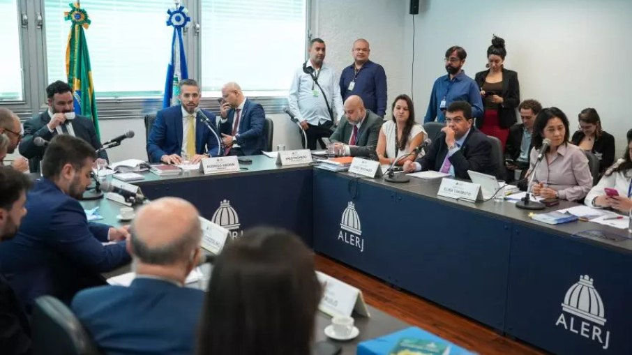 Reunião da Comissão de Constituição e Justiça definiu parecer sobre a prisão de Rodrigo Bacellar (União Brasil). Reunião da Comissão de Constituição e Justiça definiu parecer sobre a prisão de Rodrigo Bacellar (União Brasil).