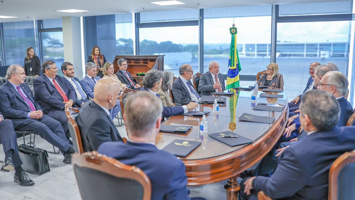 Lula em reunião com ministros do STF