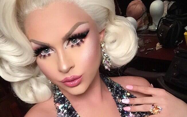 A maquiagem de showgirl de Farrah deixa qualquer um boquiaberto