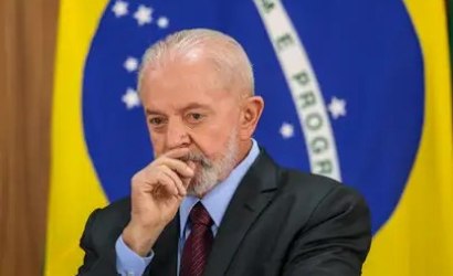 Lula admite "divergência" e fala de crise na Petrobras