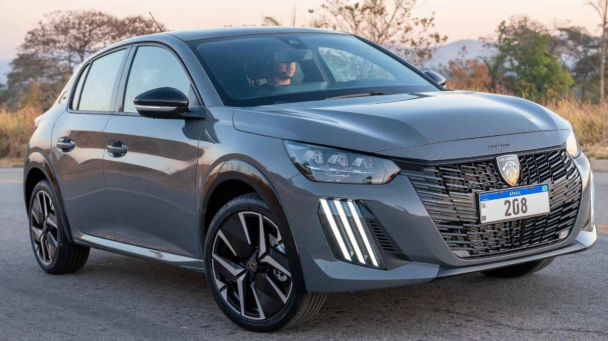 Peugeot%20convoca%20208%20e%202008%20para%20recall%20por%20risco%20de%20inc%C3%AAndio