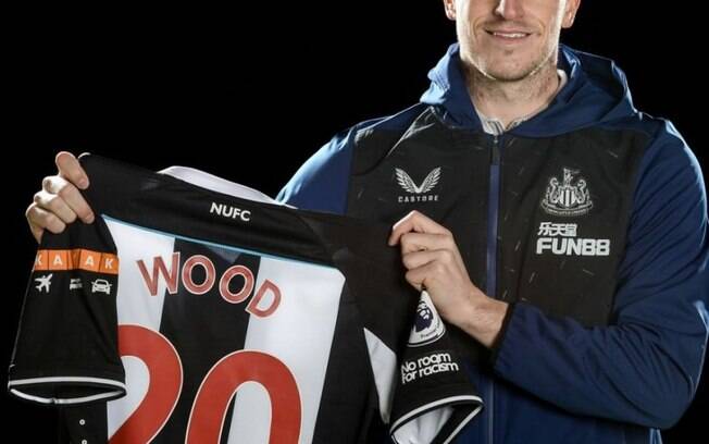 Newcastle anuncia atacante Chris Wood, do Burnley