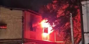 Suspeita de feminicídio: idosa morre após ter casa incendiada