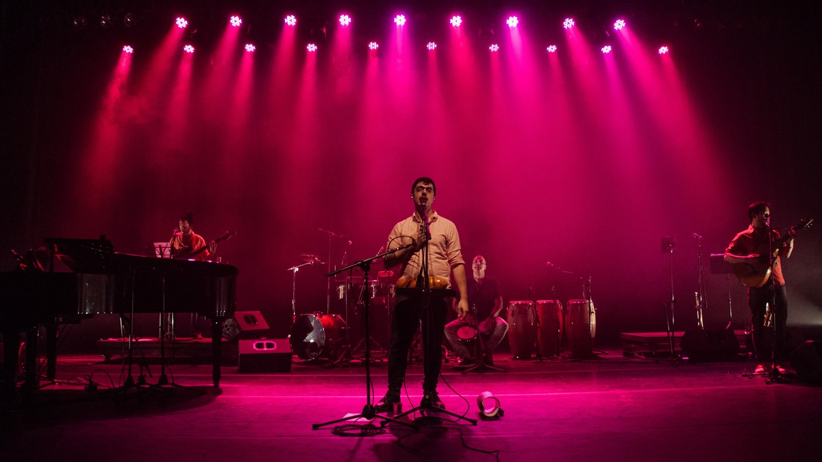 Um espaço para a música latina