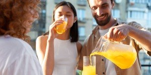 Beber suco hidrata? Entenda
