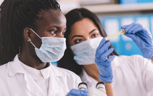 Testes da Roche vão auxiliar produção de vacinas Testes da Roche vão auxiliar produção de vacinas