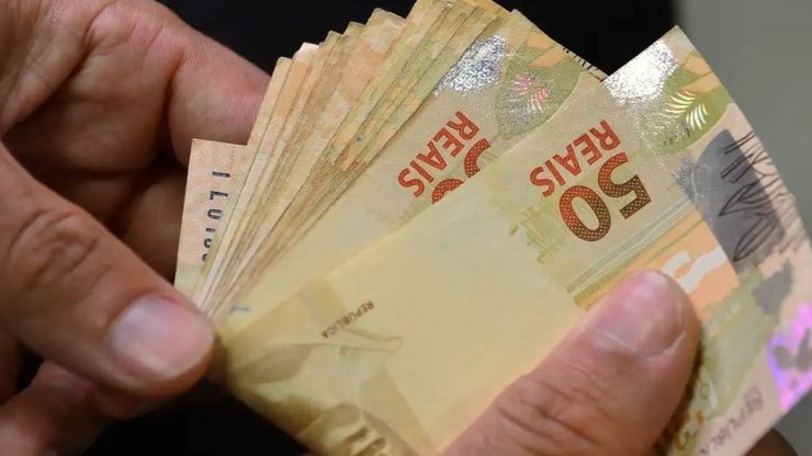 Restituição do Imposto de Renda 2025: Receita Federal paga nesta sexta-feira o maior lote da história