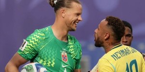 Algoz do Brasil se rende à seleção e pede desculpa a Neymar