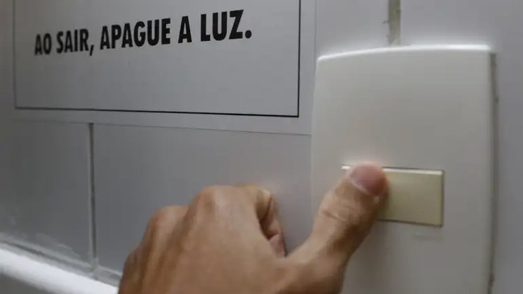 Metrô e Defesa Civil de SP fazem simulado de evacuação