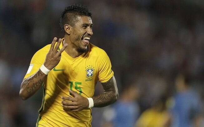 Paulinho brilhou contra o Uruguai e fez 3 gols na goleada por 4 a 1 da seleção brasileira