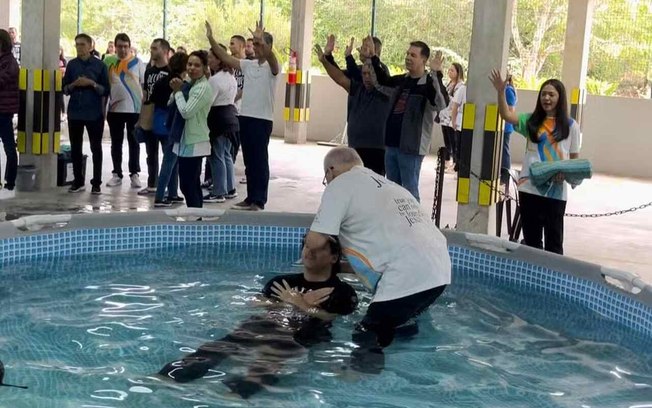 Filho de Ronaldo Fenômeno se batiza em igreja evangélica aos 19 anos Filho de Ronaldo Fenômeno se batiza em igreja evangélica aos 19 anos