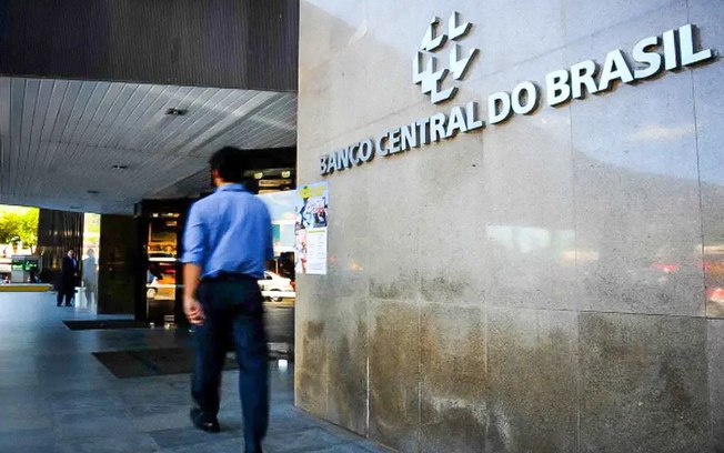 Déficit em conta corrente chega a US$ 4,37 bi, diz Banco Central