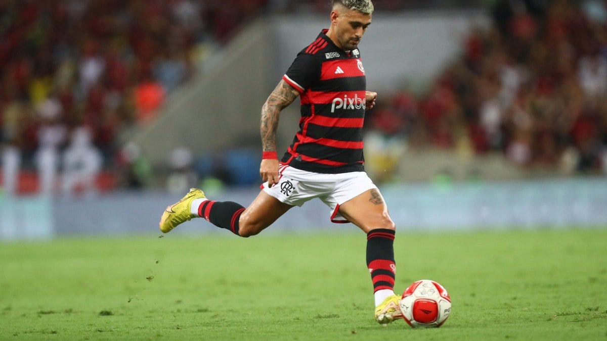 Flamengo pode receber proposta de R$ 100 milhões por Arrascaeta