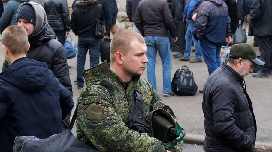 Recrutas sem experiência são convocados por rebeldes pró-Rússia