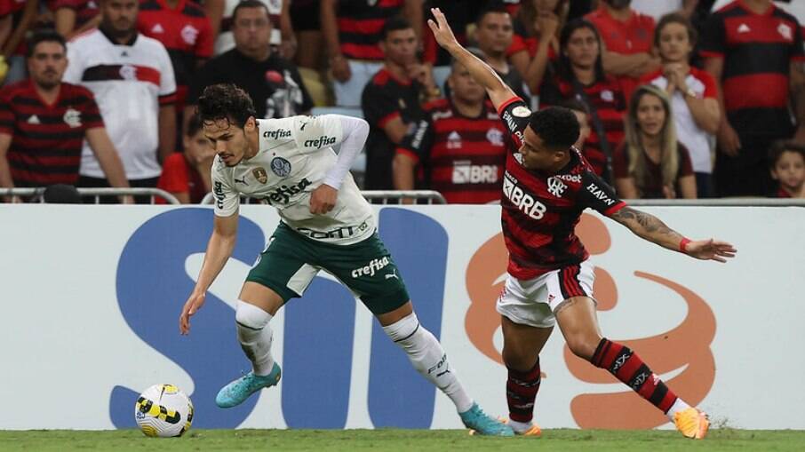 Flamengo e Palmeiras fazem jogo movimentado no Maracanã