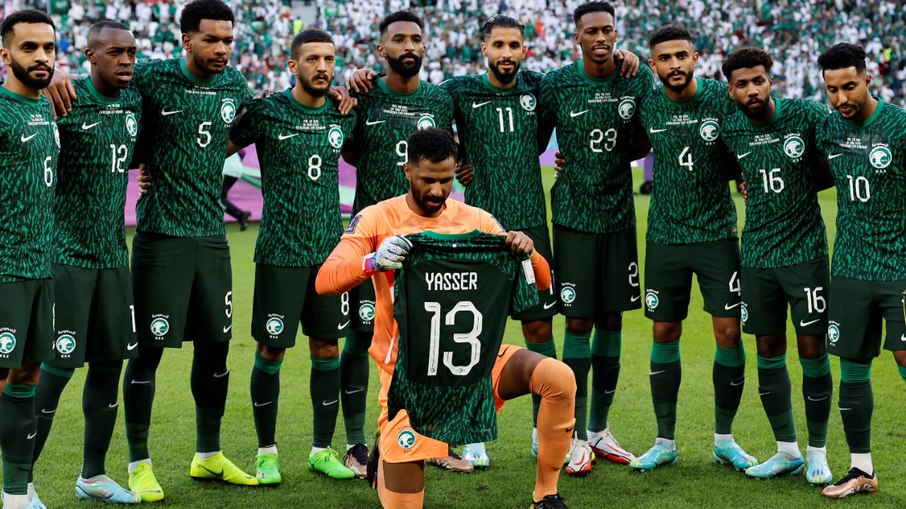 Durante a homenagem, seus colegas de equipe levaram uma camisa a campo com o número 13, que era utilizada por Al-Shahrani.