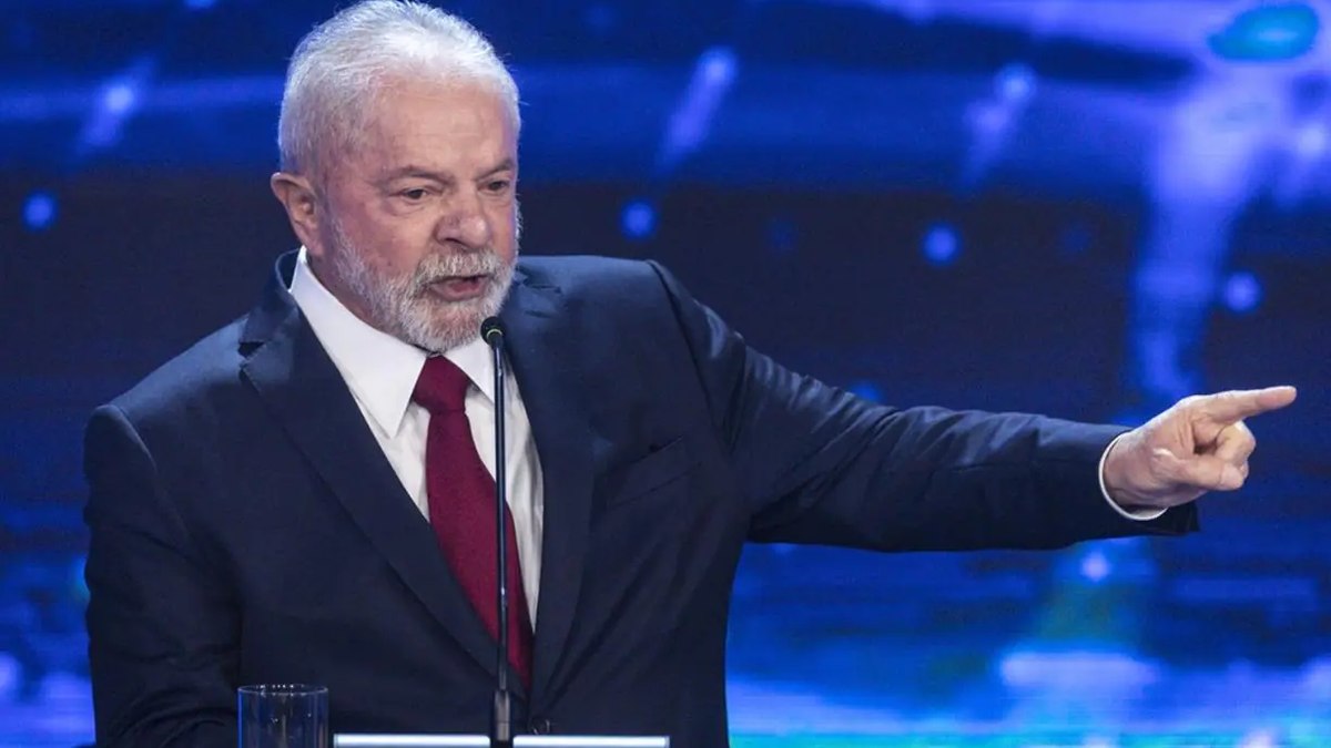Campanha de Lula faz ofensiva por votos evangélicos