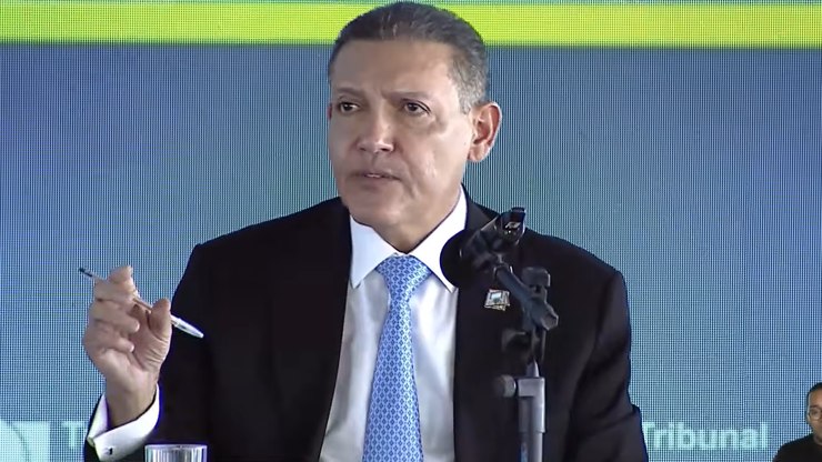 Nunes Marques dá 10 dias para PGR analisar soltura de Bolsonaro
