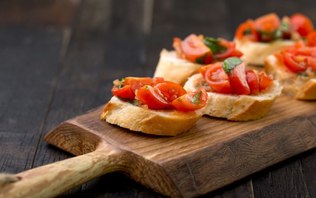 Bolo de liquidificador delicioso: 9 receitas que não pedem batedeira