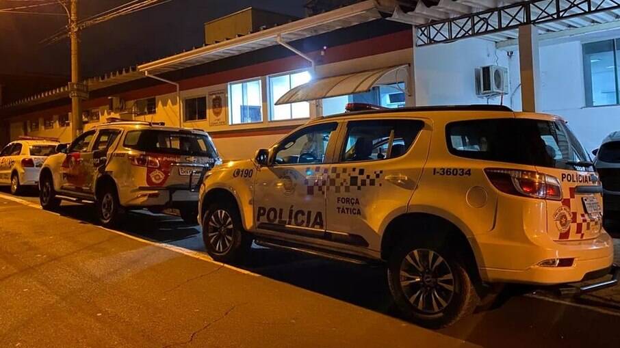 Viaturas da PM em Limeira, onde ocorreu ataque de pitbull a recém-nascido