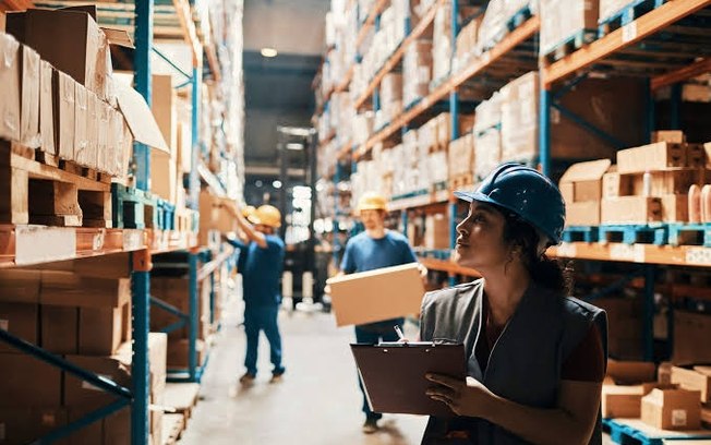 Custos logísticos forçam adaptação nas empresas Custos logísticos forçam adaptação nas empresas