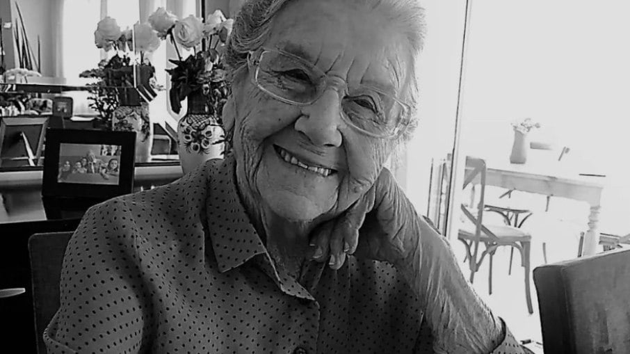 Morre Vovó Palmirinha, apresentadora e cozinheira, aos 91 anos