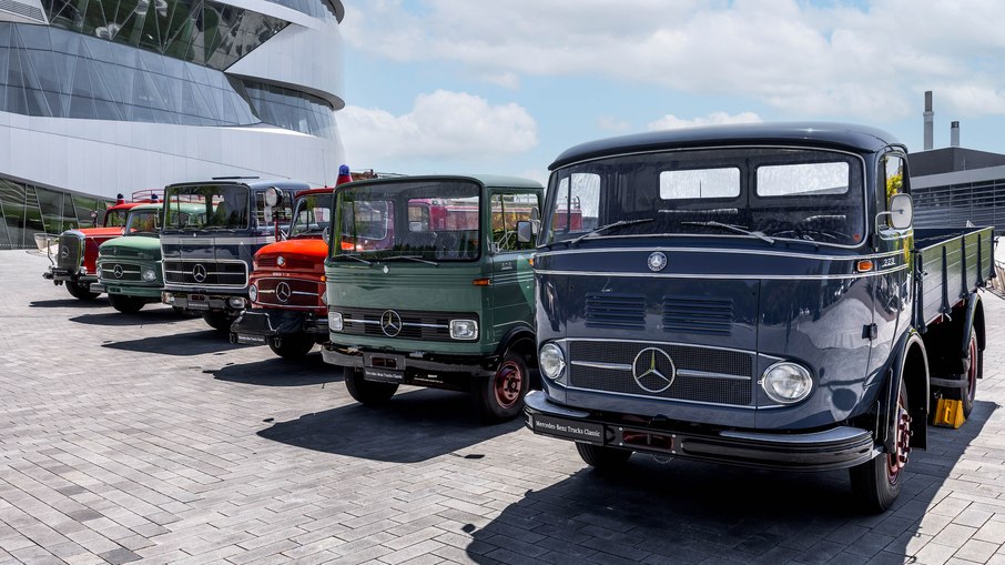 Mercedes 130 anos de veículos comerciais Mercedes 130 anos de veículos comerciais
