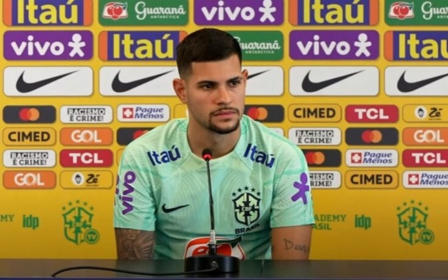 Bruno Guimarães durante entrevista coletiva pela Seleção Brasileira - Foto: Reprodução / CBF TV