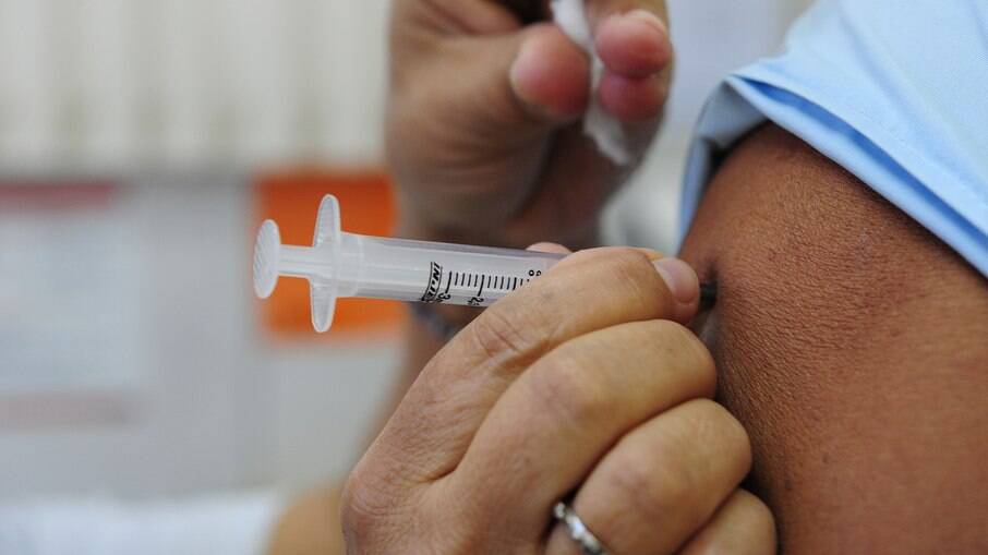 SP anuncia vacinação contra Covid para grávidas e pessoas de 55 a 59 anos com comorbidade ou deficiência permanente