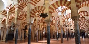 Ranking elege as 10 melhores cidades do mundo para conhecer a pé
