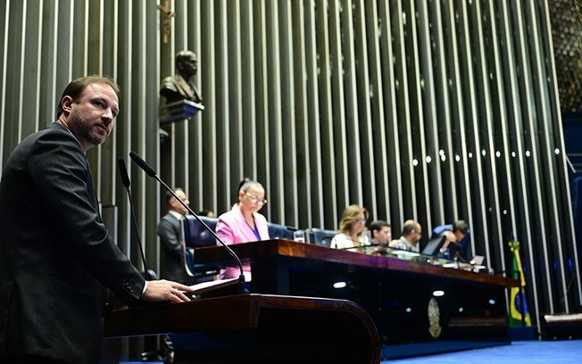 Com mais de 7,4 mil prisões e 631 operações em 2024, PCDF é homenageada no Senado