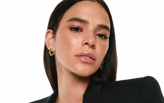 Bruna Marquezine: “Tenho fé na instituição falida do casamento” Bruna Marquezine: “Tenho fé na instituição falida do casamento”