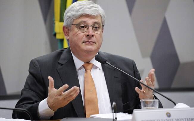 Nota enviada à imprensa nesta terça-feira (27) diz que Rodrigo Janot “cumpre à risca o comando constitucional